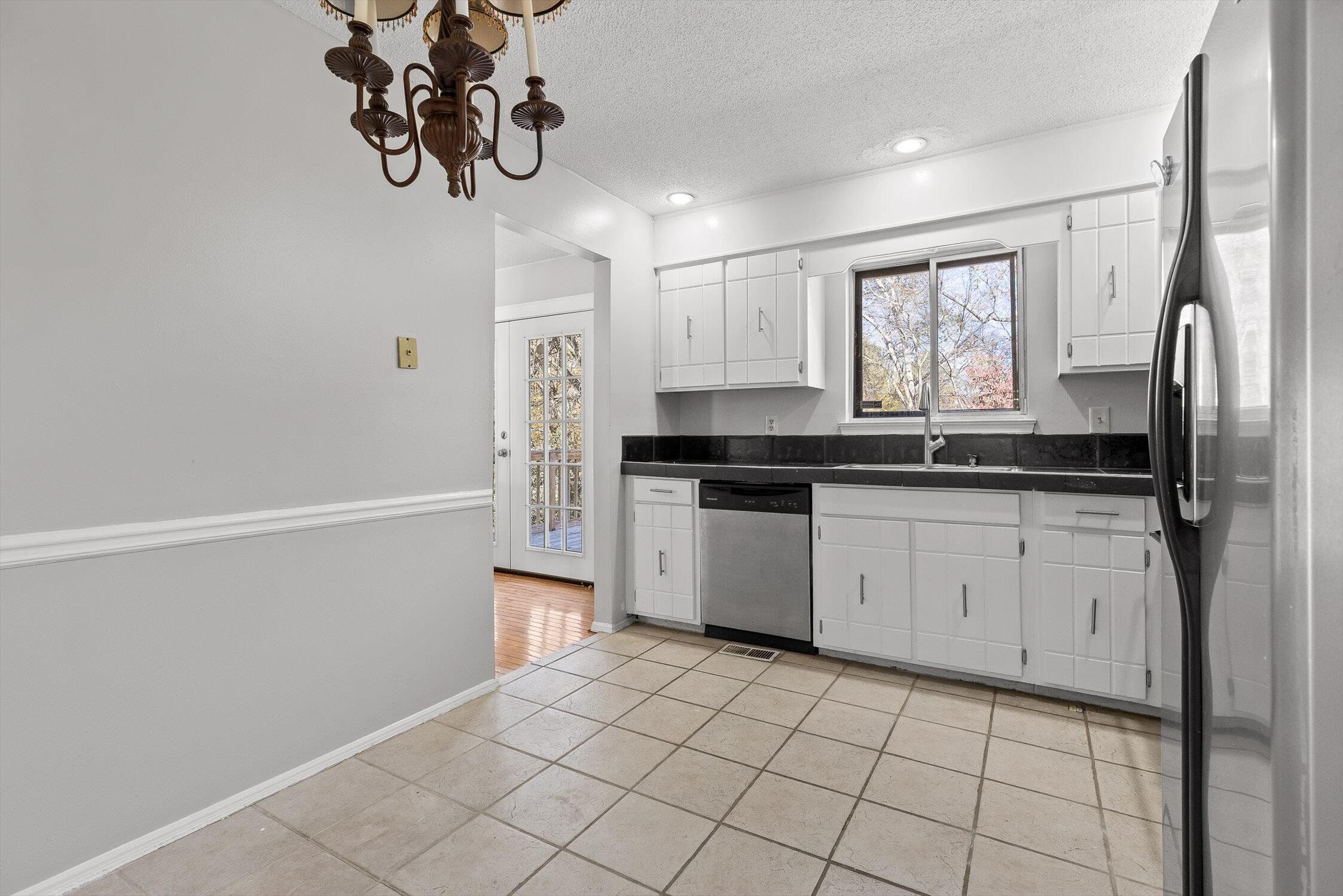 425 Stone Ridge Drive Hixson, TN 37343 - Photo 11 of 35 19-Stone Ridge-19