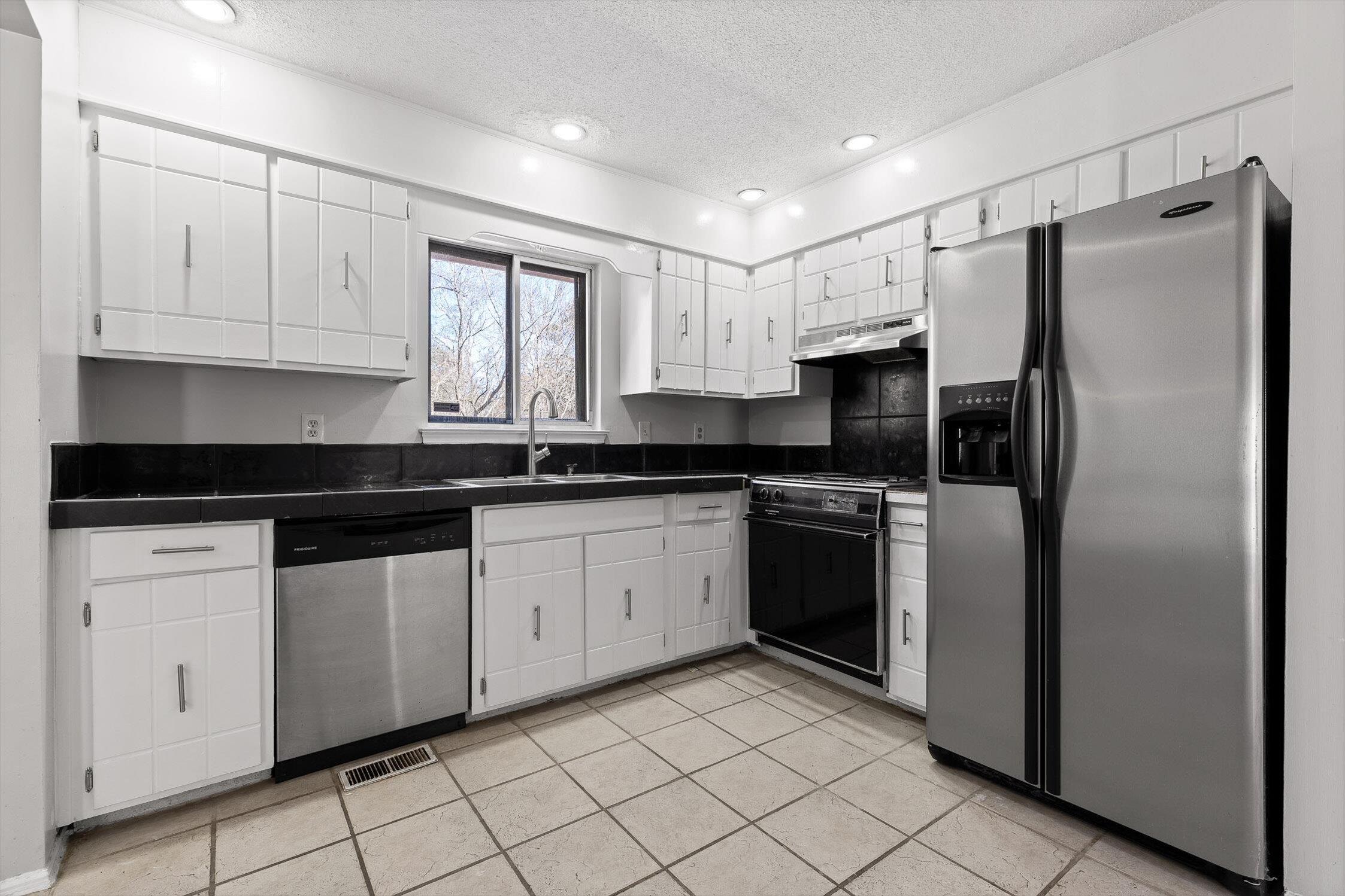 425 Stone Ridge Drive Hixson, TN 37343 - Photo 12 of 35 20-Stone Ridge-20