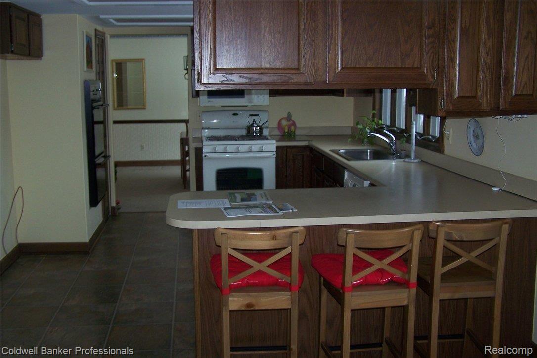 46700 Strathmore Road Plymouth, MI 48170 - Photo 4 of 21 KITCHEN - VIEW 2