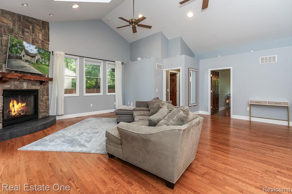 2460 Emmons Avenue Rochester Hills, MI 48307 - Photo 17 of 45