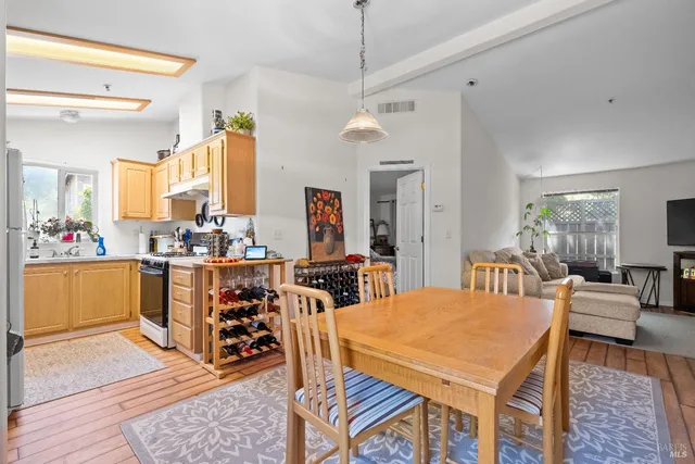 $650,000 | 28 Tarman Drive, Unit A & B, Cloverdale, CA 95425