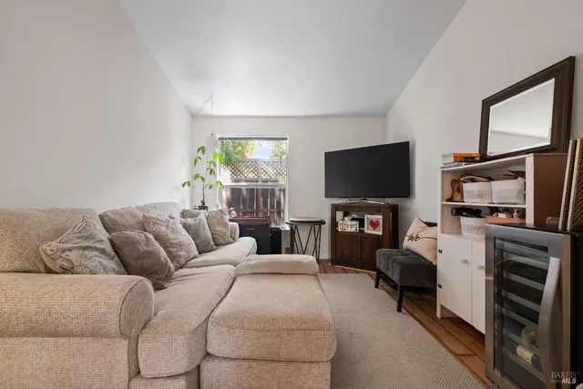 $650,000 | 28 Tarman Drive, Unit A & B, Cloverdale, CA 95425