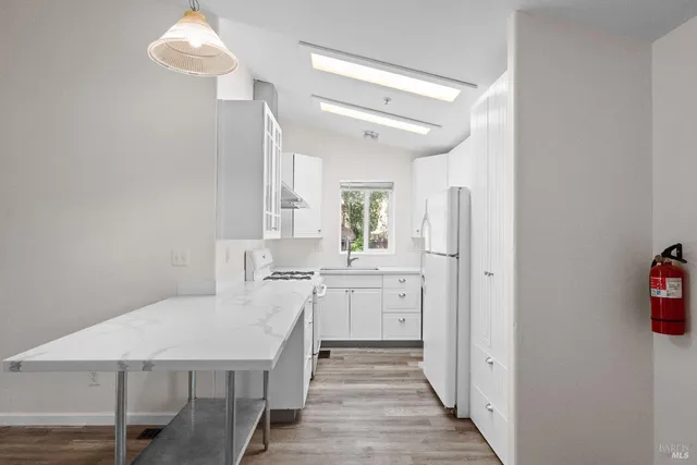 $650,000 | 28 Tarman Drive, Unit A & B, Cloverdale, CA 95425