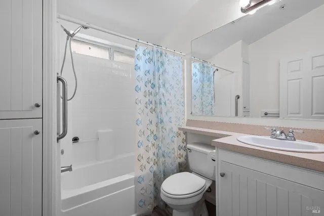 $650,000 | 28 Tarman Drive, Unit A & B, Cloverdale, CA 95425