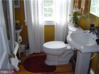 109 Walsh Road Lansdowne, PA 19050 - Photo 3 of 6