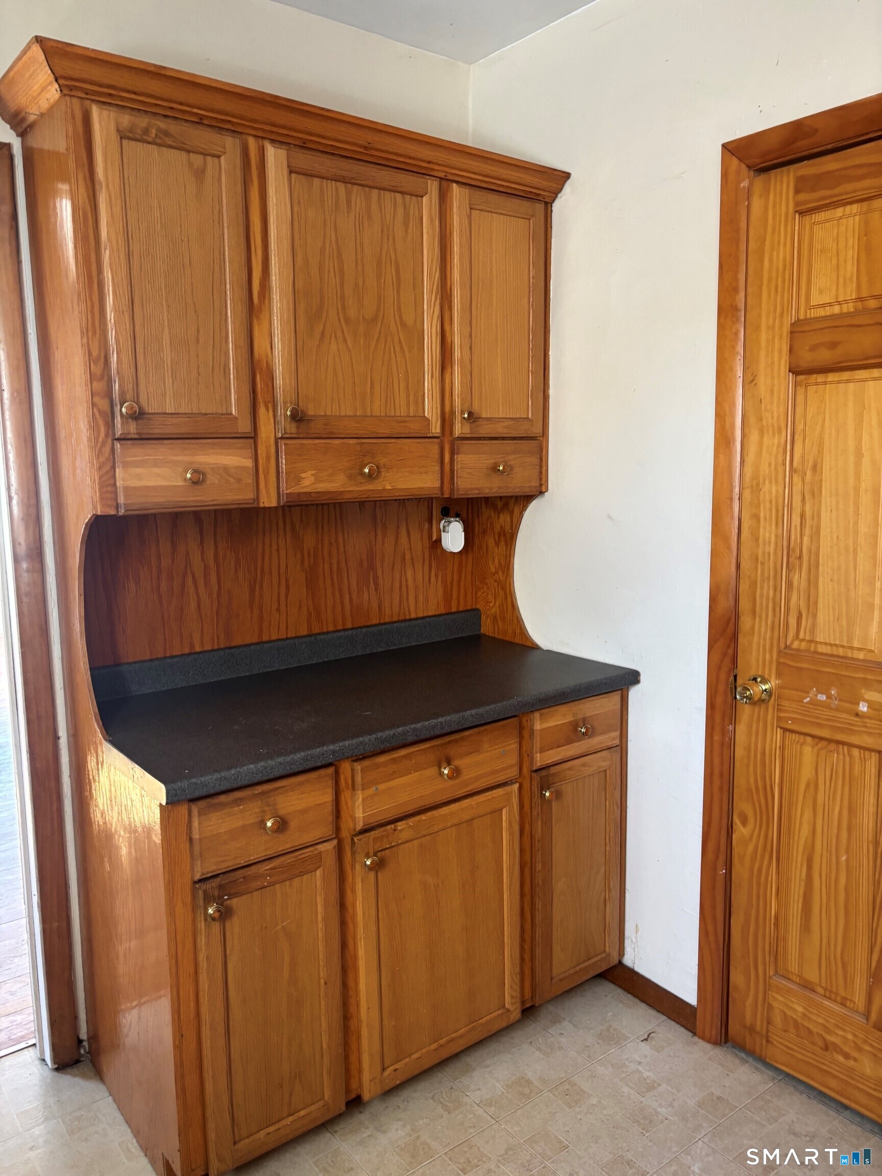 105 Welchs Point Road Milford, CT 06460 - Photo 12 of 24 Gallery Image 12