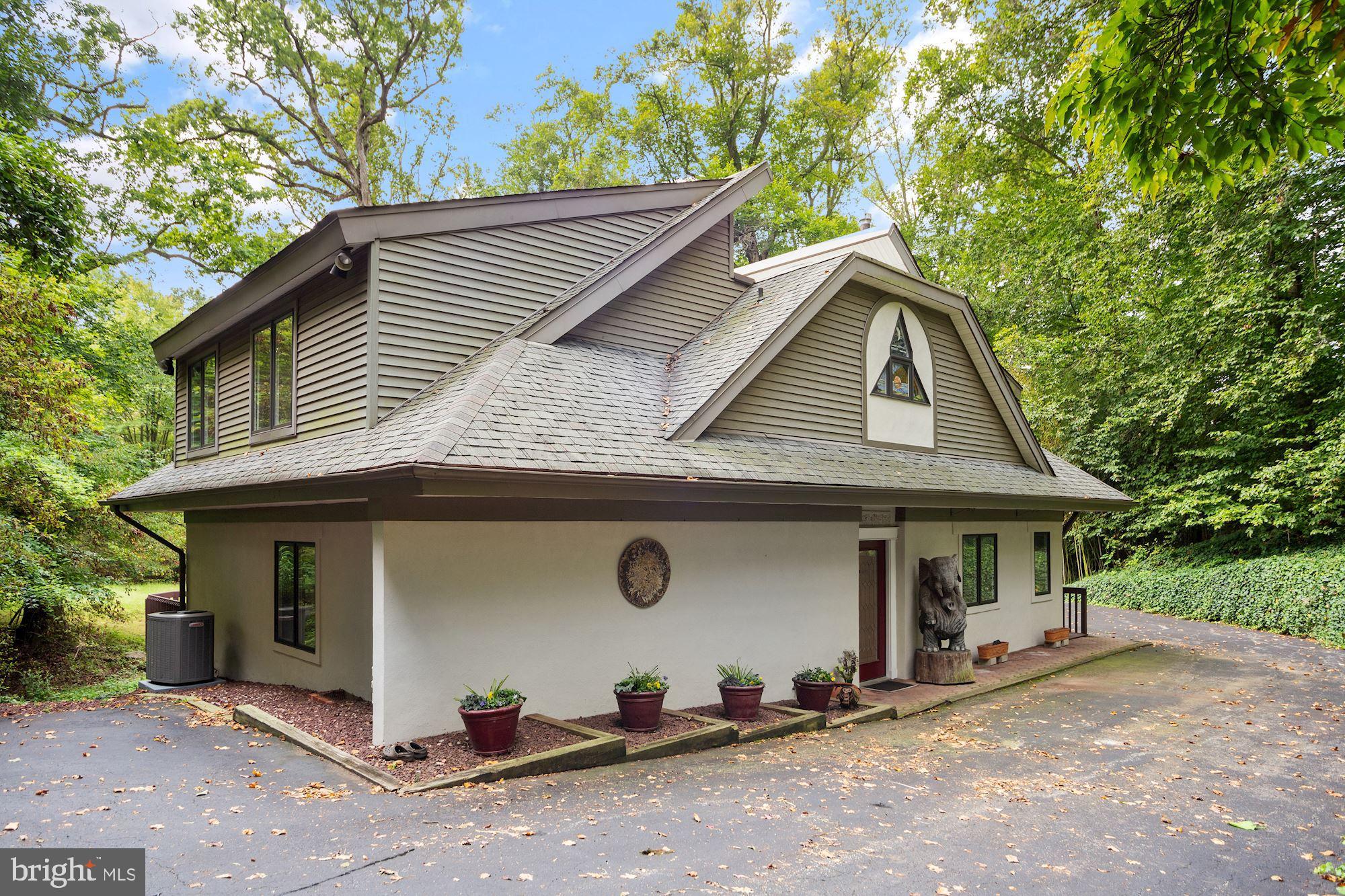 715 Brooke Road Wayne, PA 19087 - Photo 3 of 55