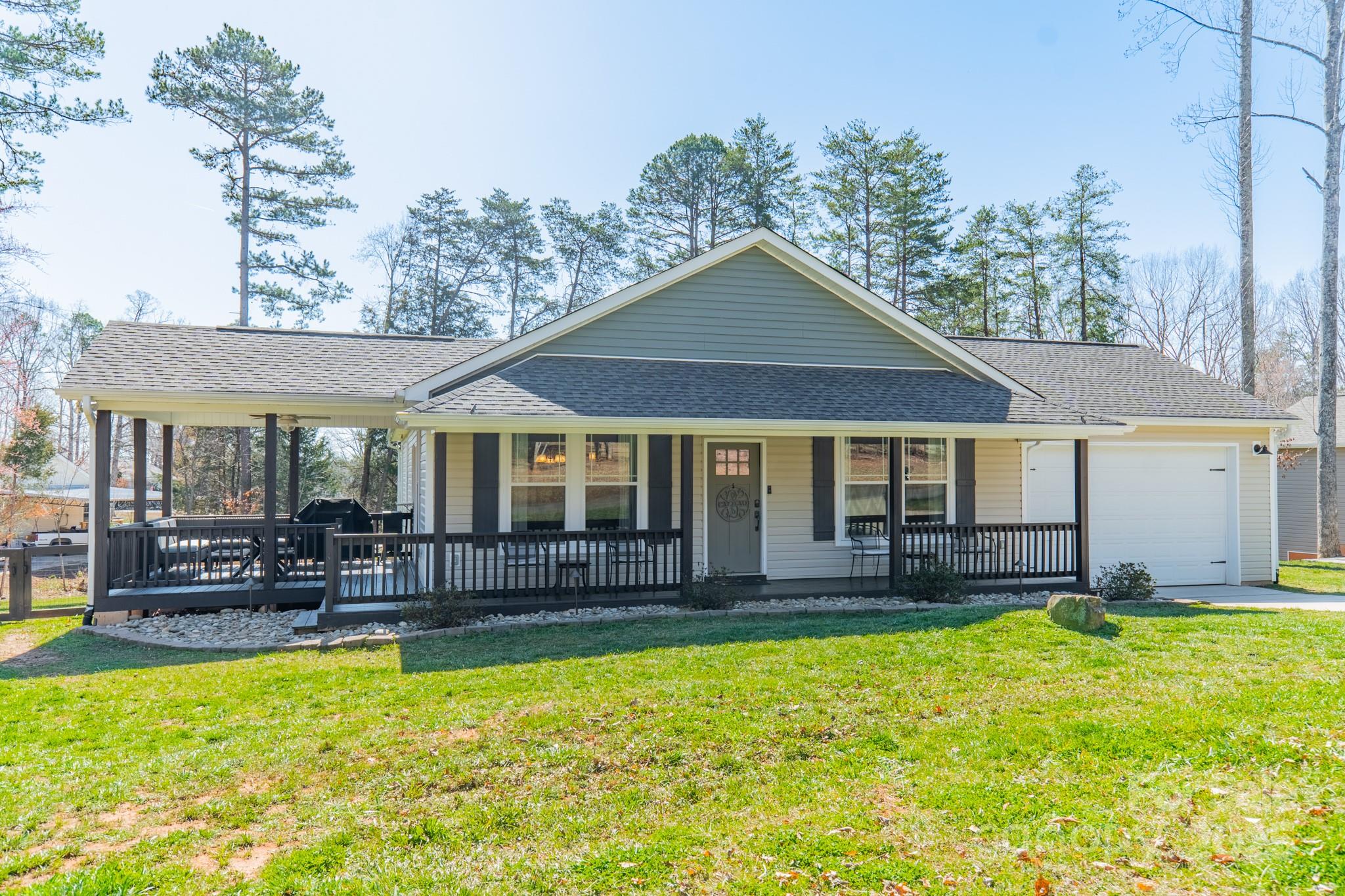 6835 Ingleside Drive Sherrills Ford, NC 28673 - Photo 3 of 25