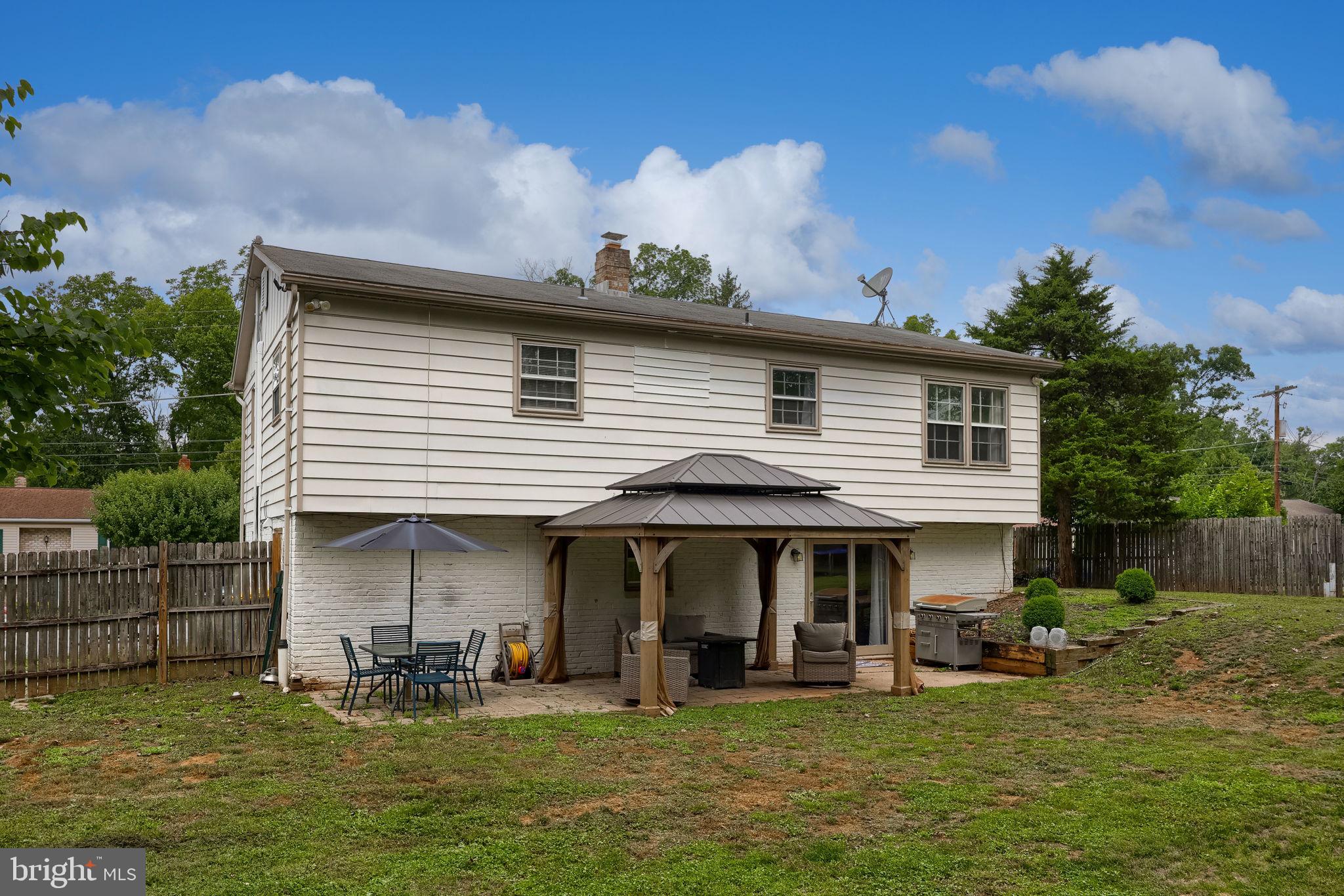 2520 Log Cabin Road York, PA 17408 - Photo 2 of 41
