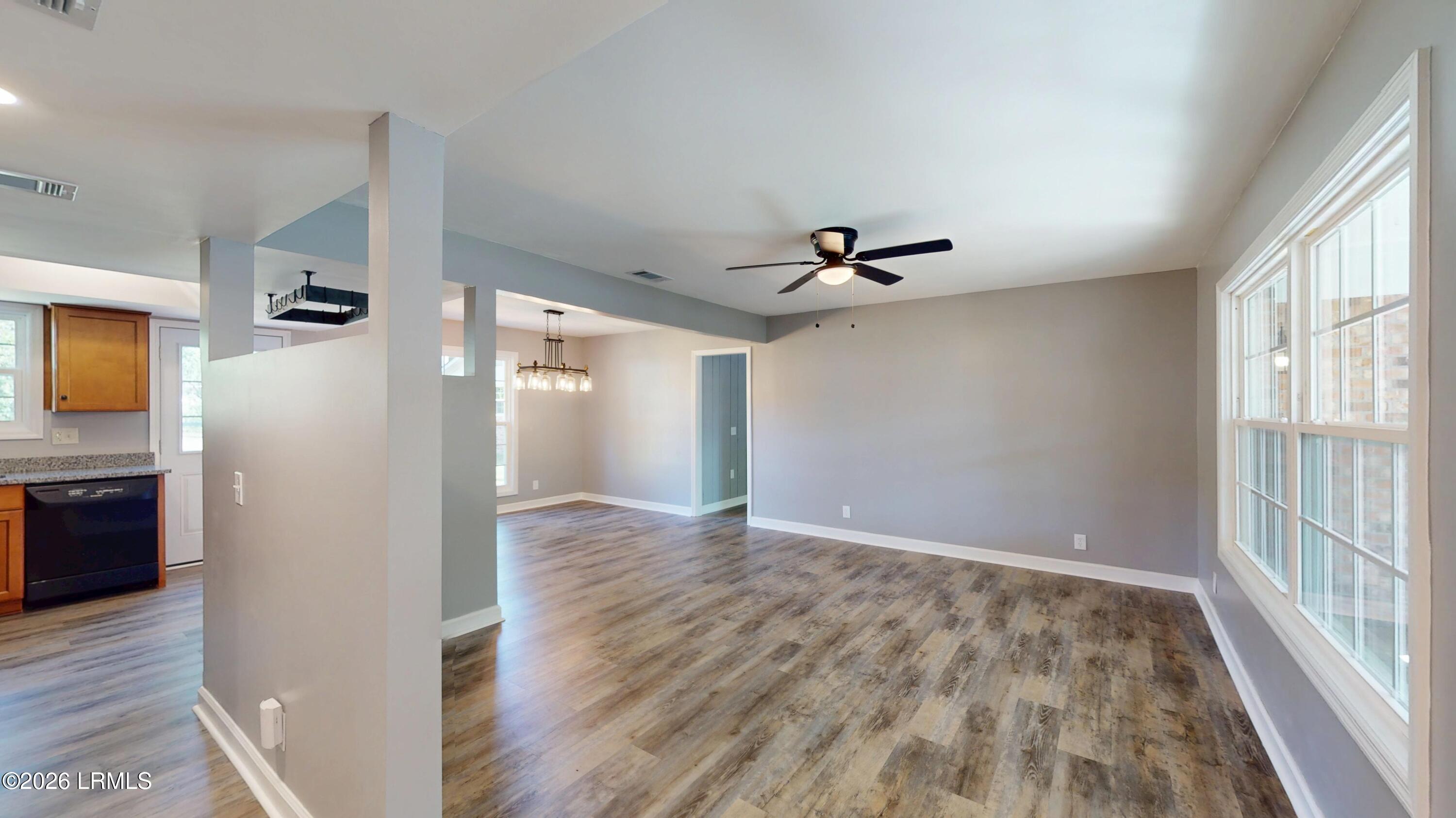 4027 Shell Point Road Beaufort, SC 29906 - Photo 6 of 47 4027-Shell-Point-Road-04082026_202423