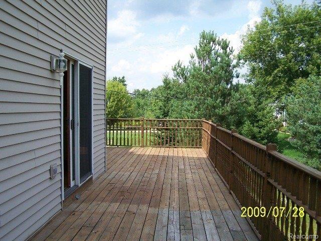 6560 Robb Road Fowlerville, MI 48836 - Photo 3 of 4 deck