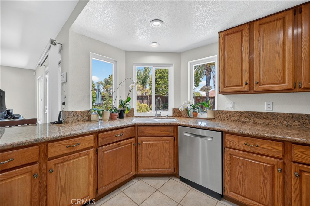45686 Jeronimo Street Temecula, CA 92592 - Photo 8 of 39
