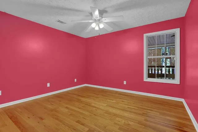 a view of empty room with window