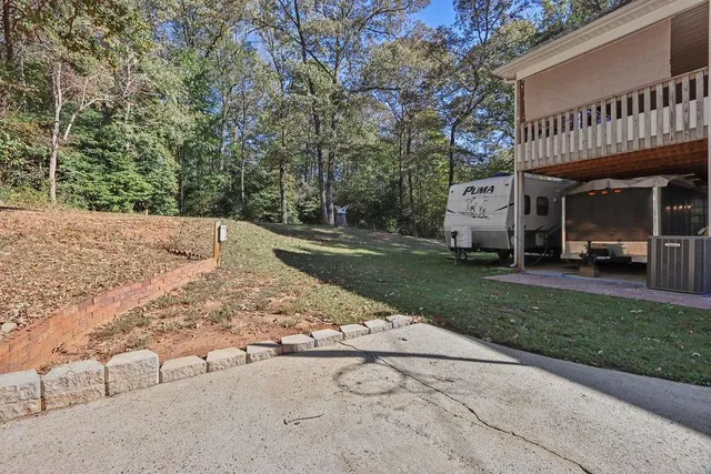 a view of a back yard of the house