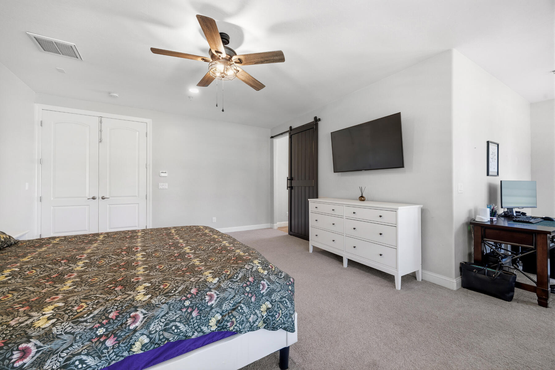 2208 West Benton Court Exeter, CA 93221 - Photo 35 of 84 35 - Primary Bedroom (2)