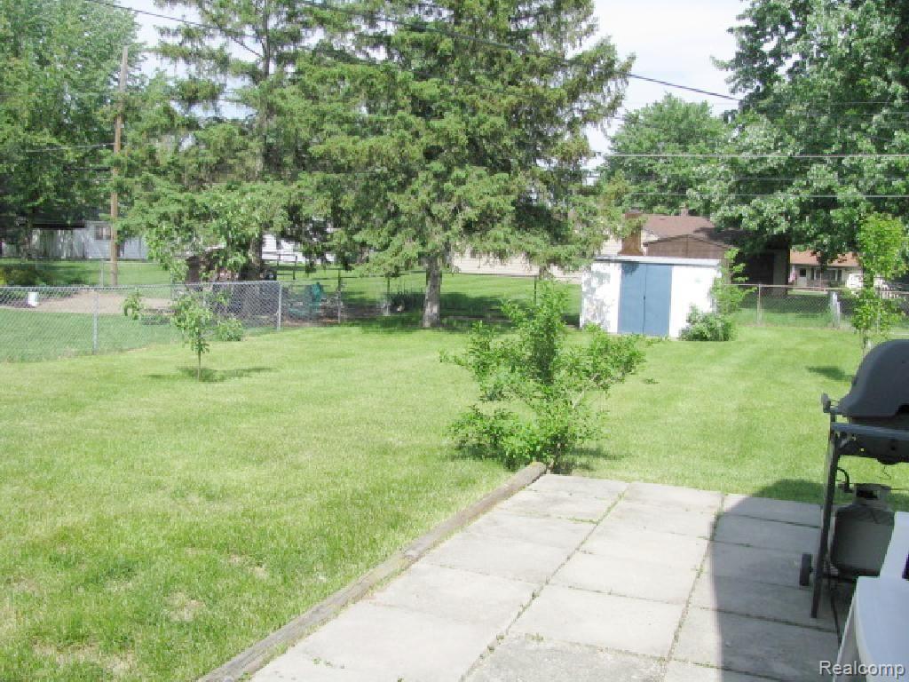 47474 Frederick Road Utica, MI 48317 - Photo 23 of 26 # 24 Patio and Back Yard.jpg