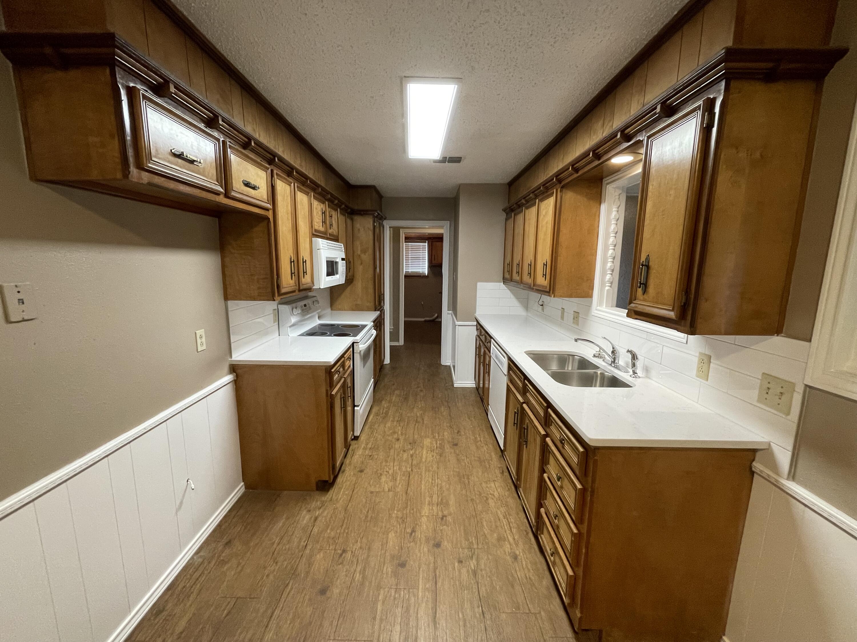 4822 73rd Street Lubbock, TX 79424 - Photo 4 of 9 4