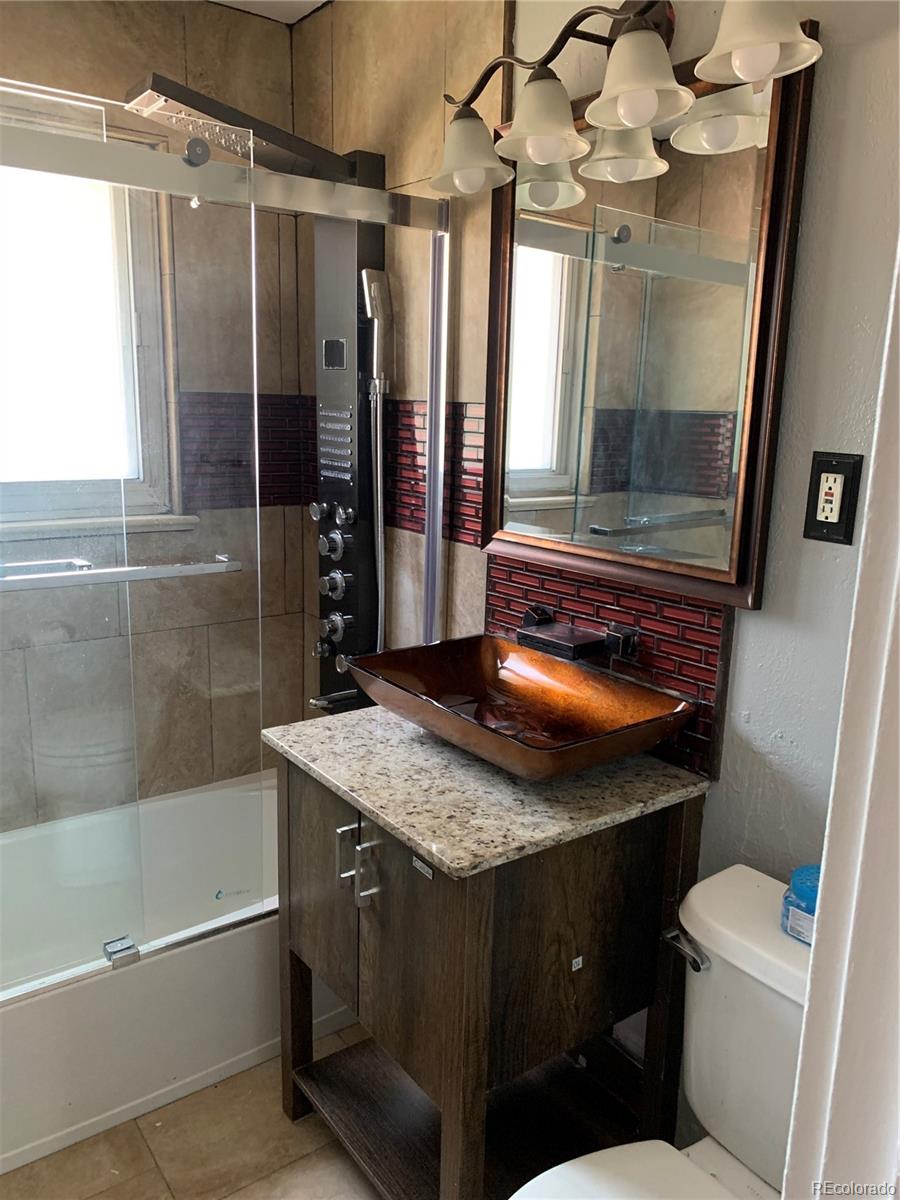 3094 Carson Street Aurora, CO 80011 - Photo 6 of 16