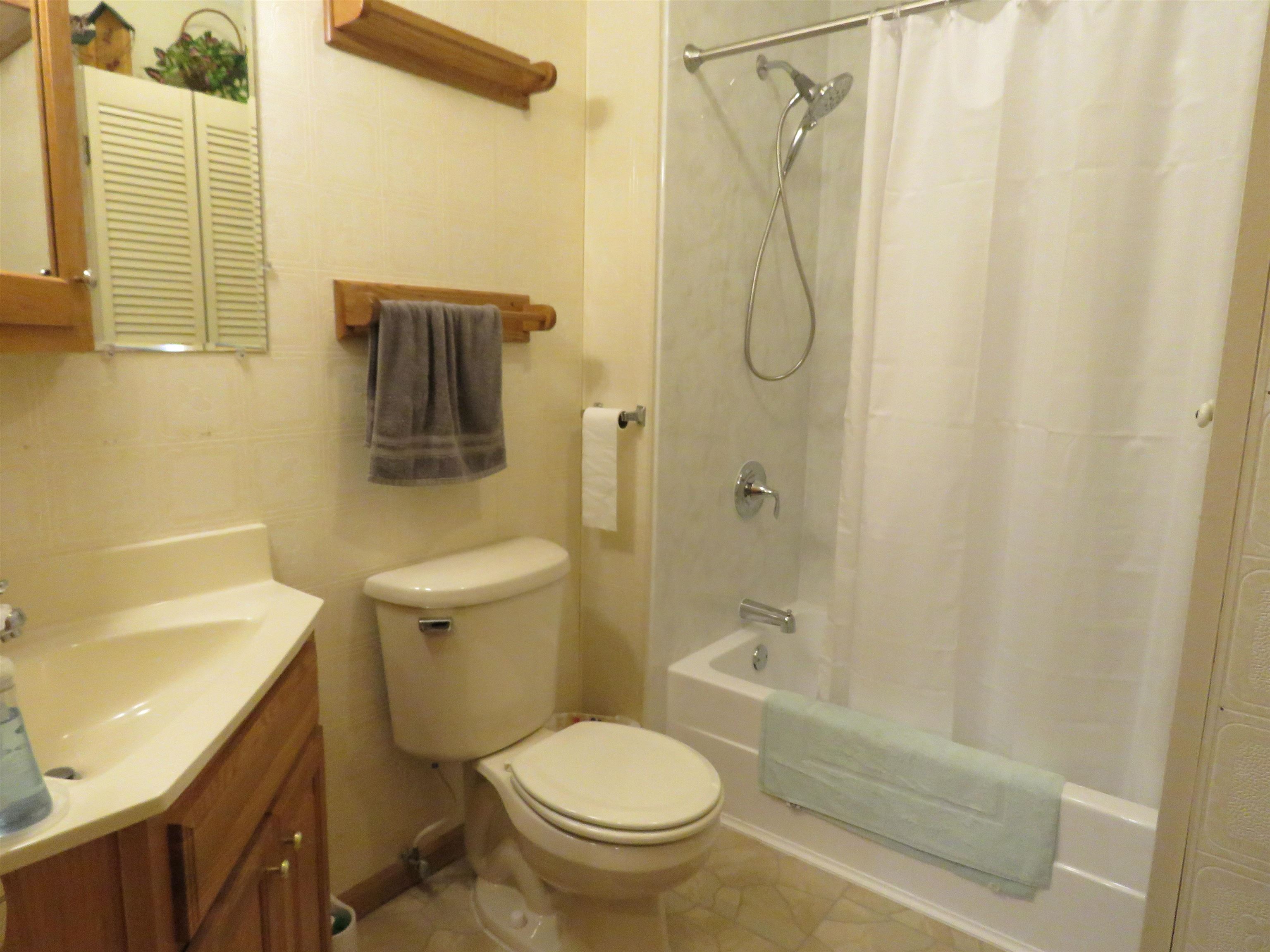 121 West Ridge Circle Leroy, MI 49655 - Photo 6 of 29 1924880-8f2eae19-f7e6-4464-a5f8-4b0ae2802935.JPG
