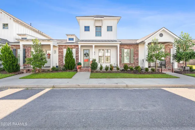 $305,000 | 312 Sandstone Avenue, Scott, LA 70583