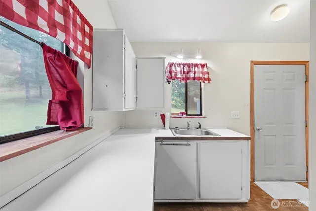 $550,000 | 8381 North Telegraph Road, Everson, WA 98247