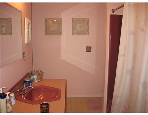 36 McClure Road Cheswick, PA 15024 - Photo 12 of 18 Full Bath.