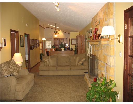 36 McClure Road Cheswick, PA 15024 - Photo 5 of 18 Living Room.