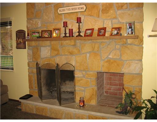36 McClure Road Cheswick, PA 15024 - Photo 6 of 18 Living Room.