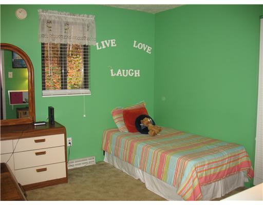 36 McClure Road Cheswick, PA 15024 - Photo 10 of 18 Bedroom.