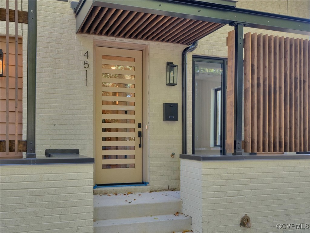 4509 Colonial Pl Alley Richmond, VA 23221 - Photo 2 of 41