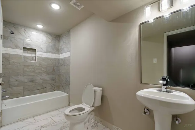 $1,450 | 12046 Beechnut Street, Houston, TX 77072