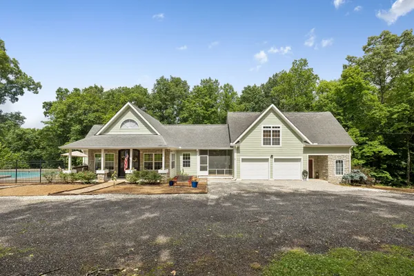 $825,000 | 7916 East Plunders Creek Road, Dickson, TN 37055