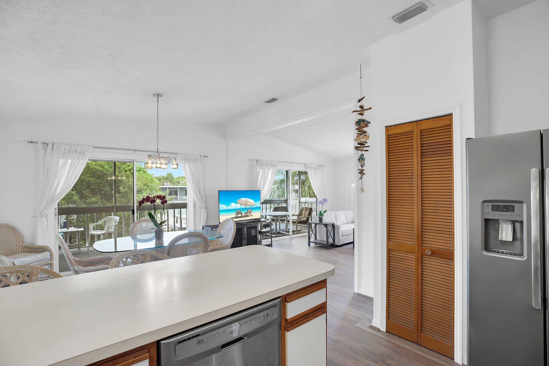 146 Tequesta Street Tavernier, FL 33070 - Photo 19 of 59 Easy porch access