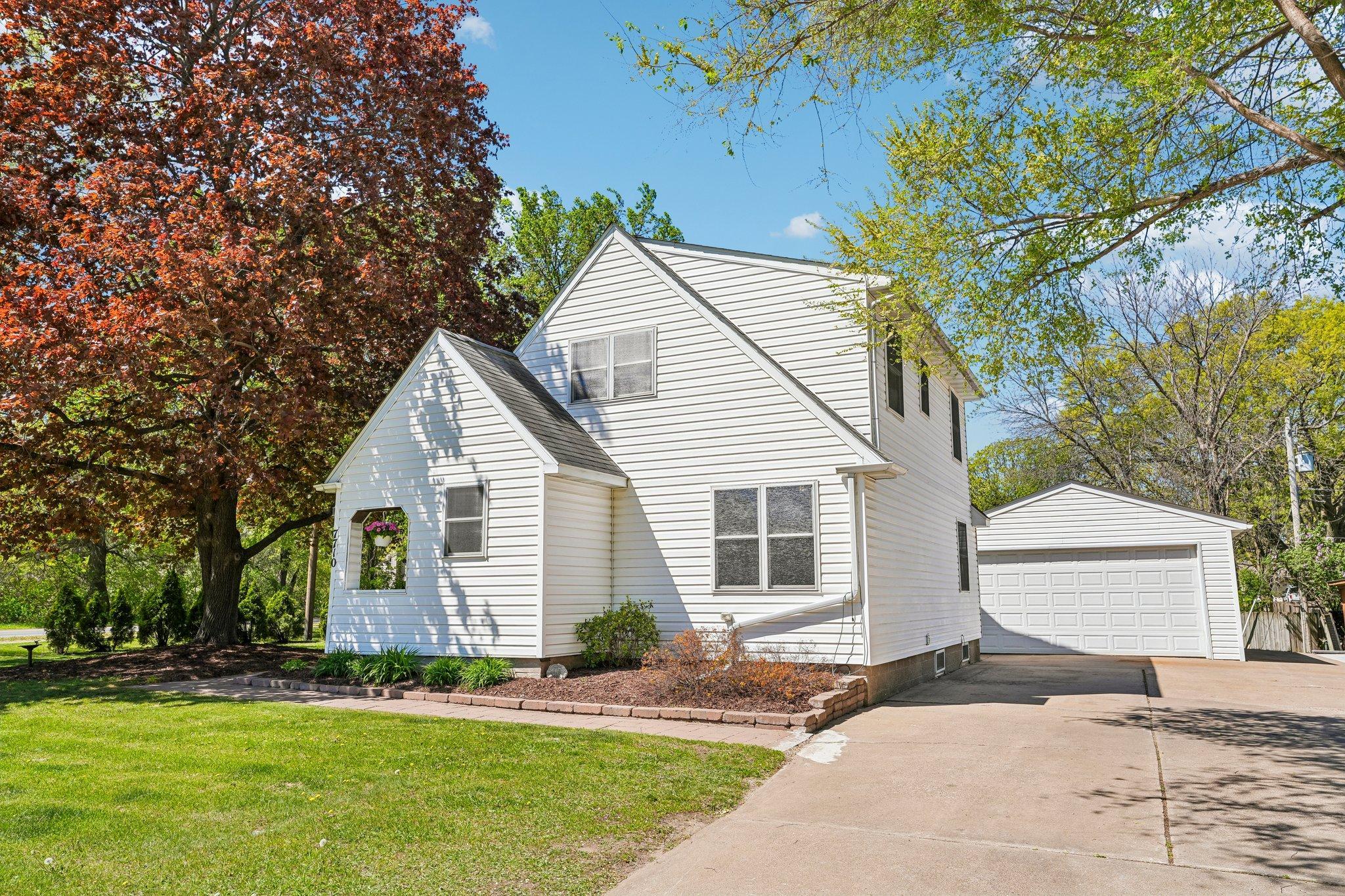 7710 Groveland Road Mounds View, MN 55112 - Photo 4 of 64