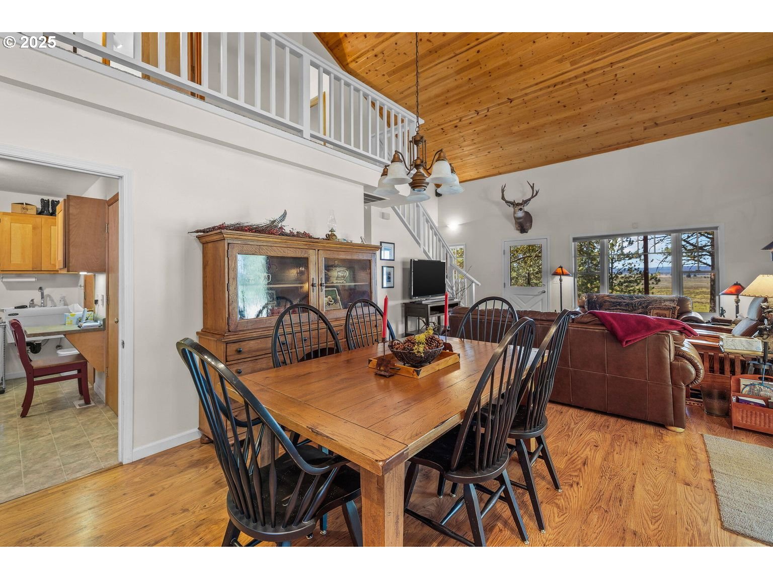 20779 Bear Gulch Road Canyon City, OR 97820 - Photo 13 of 35 a dinning table and chairs in a patio