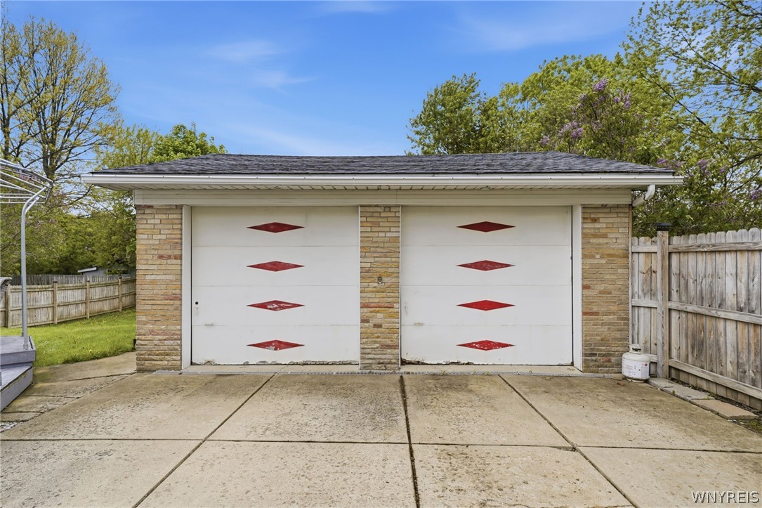 39 South Irwinwood Road Lancaster, NY 14086 - Photo 4 of 45
