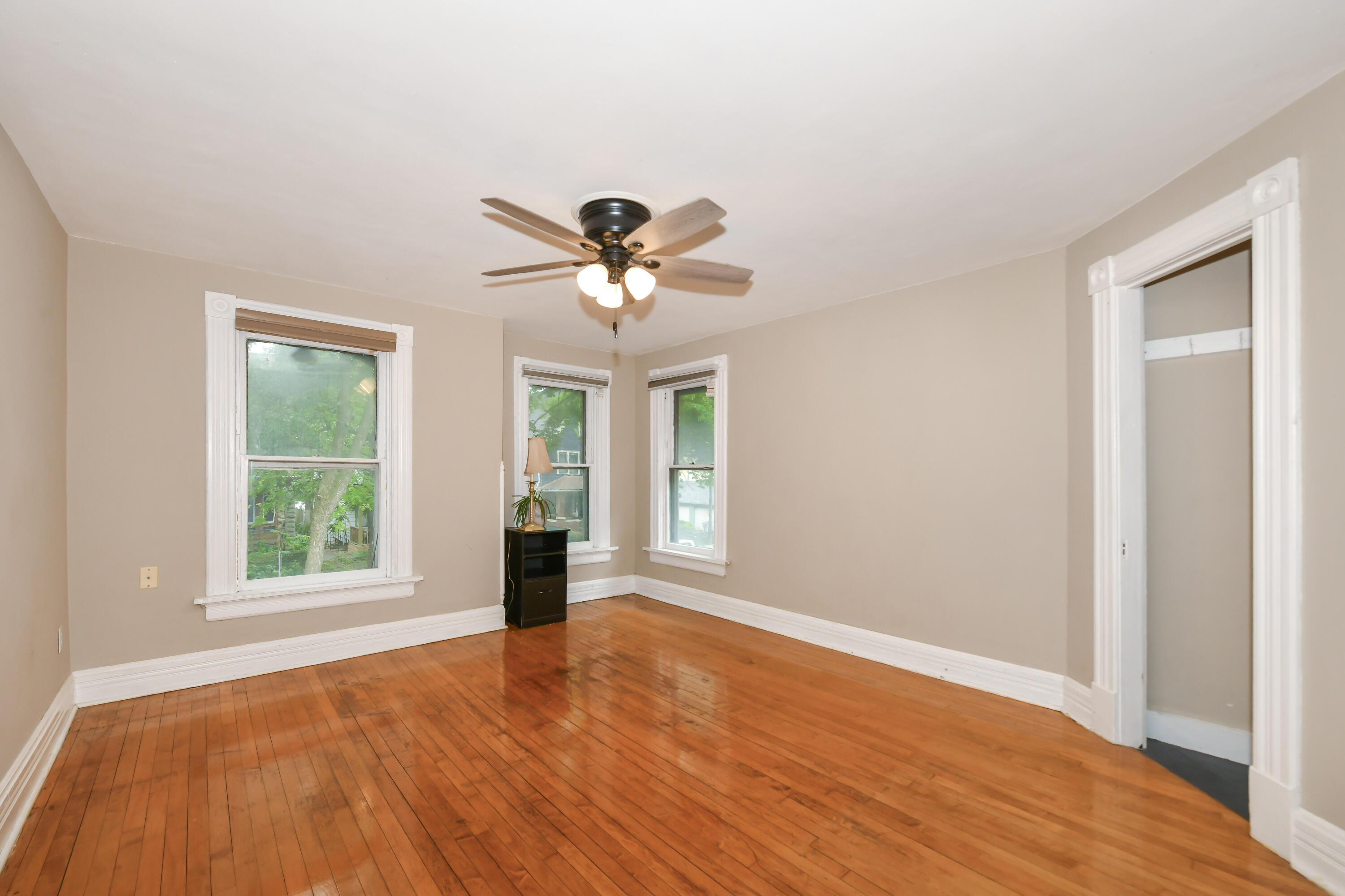 933 North 34th Street Milwaukee, WI 53208 - Photo 32 of 38 HEN_4653