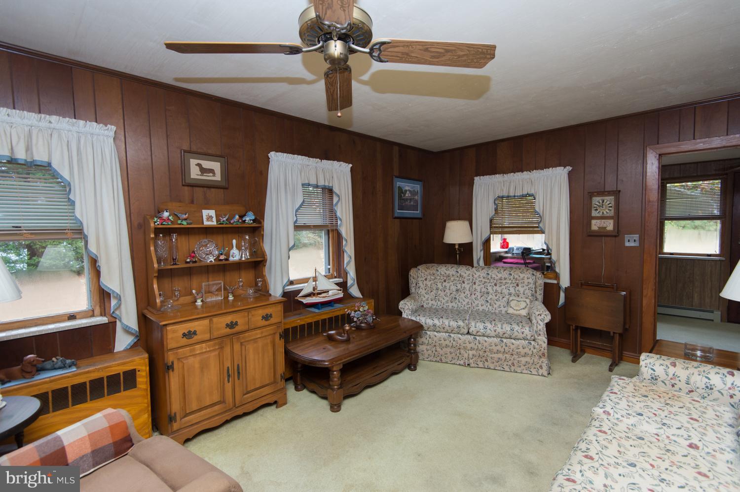 5812 Indian Quarter Road Cambridge, MD 21613 - Photo 2 of 27 Living Room