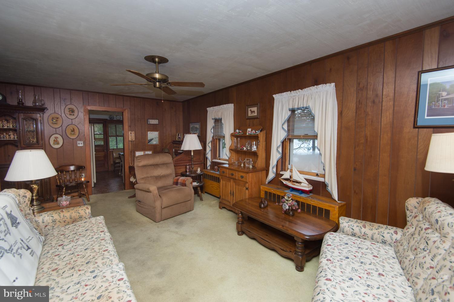 5812 Indian Quarter Road Cambridge, MD 21613 - Photo 3 of 27 Living Room