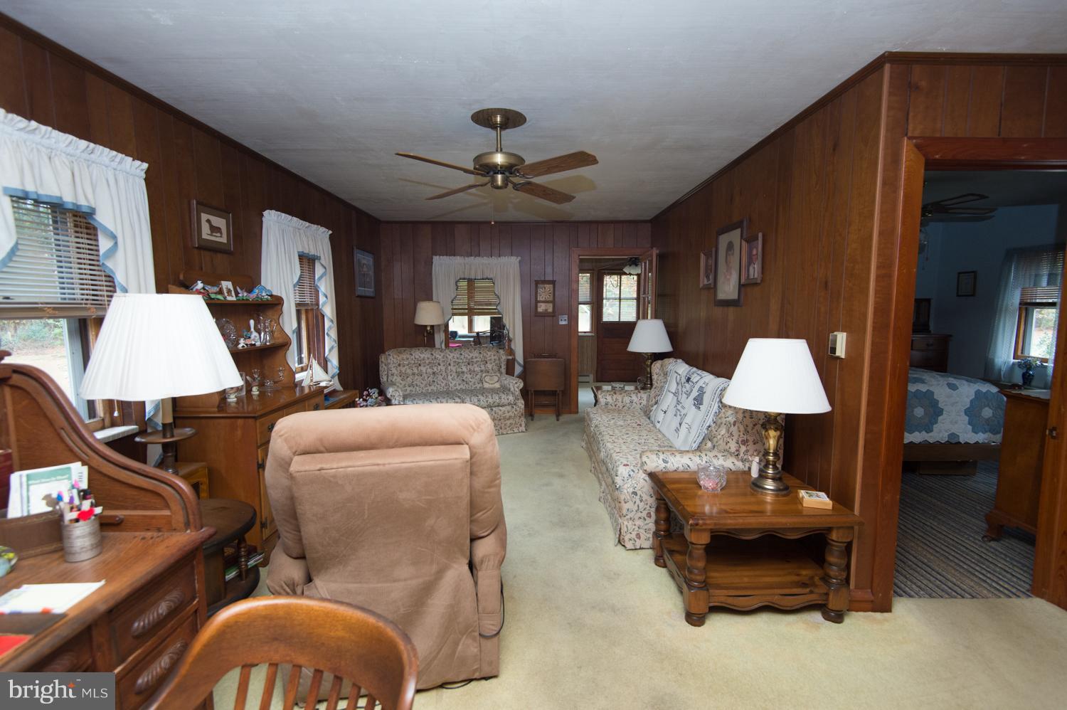 5812 Indian Quarter Road Cambridge, MD 21613 - Photo 4 of 27 Living Room