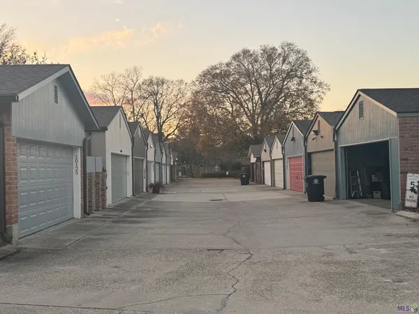 $1,900 | 10127 Runnymede Avenue, Baton Rouge, LA 70815