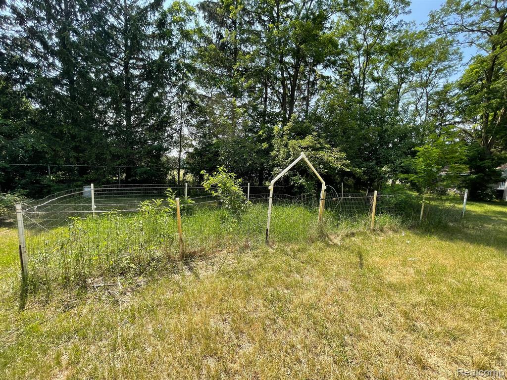 29721 Farmington Road Farmington Hills, MI 48331 - Photo 35 of 40