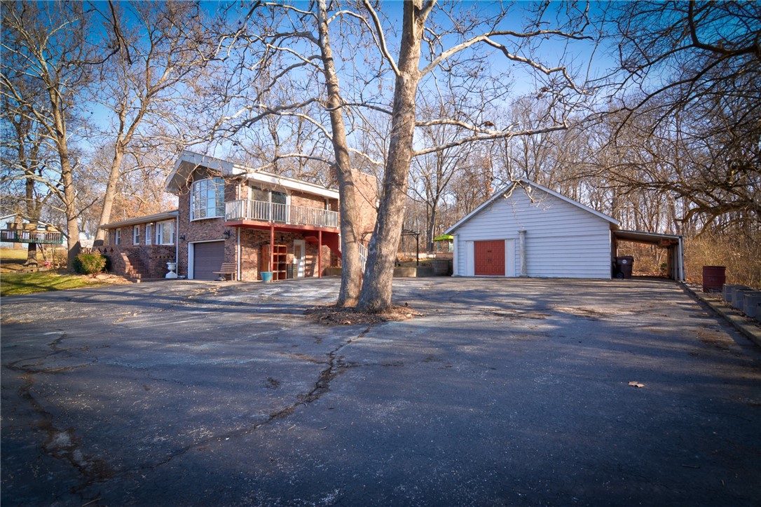 2552 Crossroads Road Decatur, IL 62521 - Photo 33 of 42 Wide front view