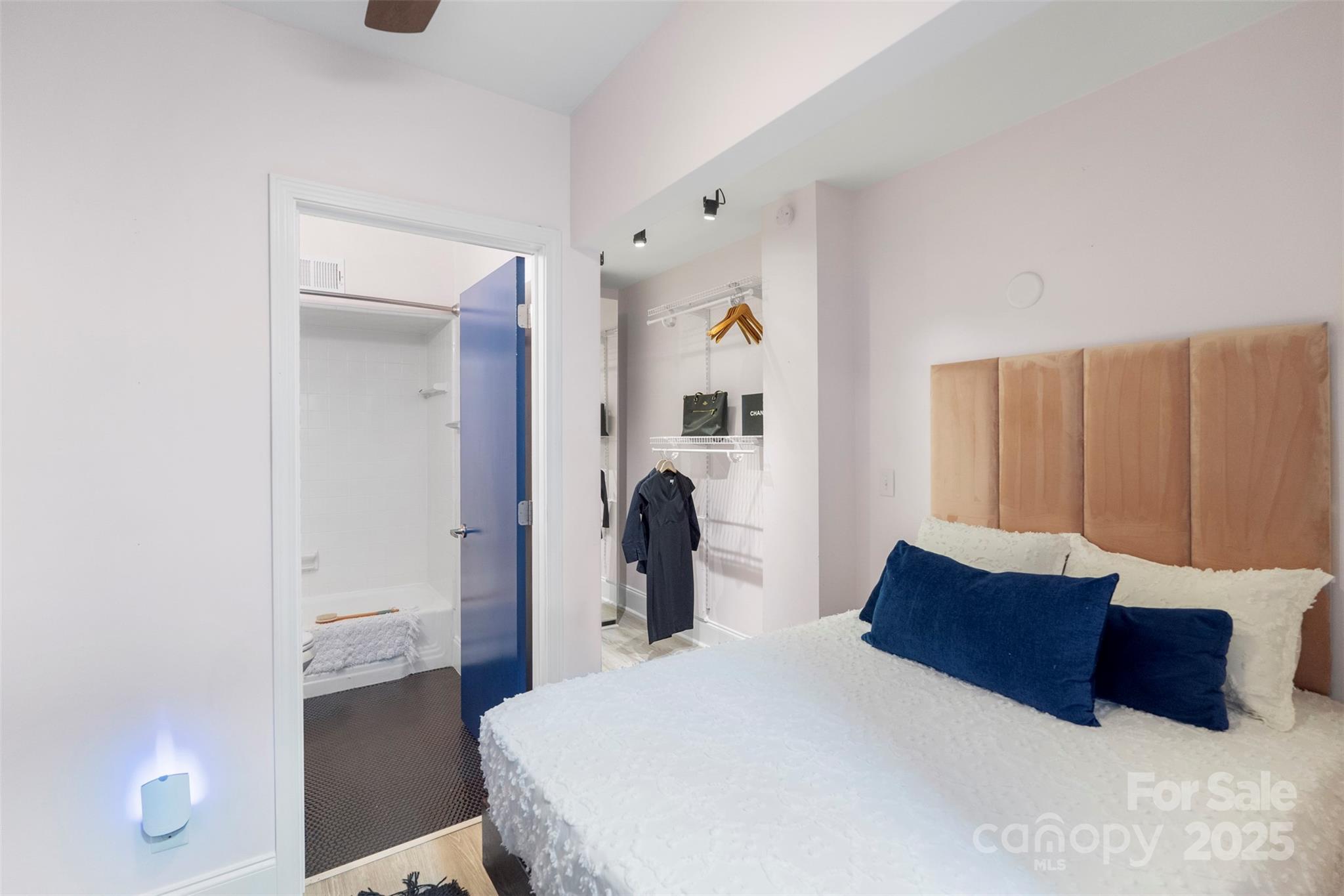 400 Queens Road, Unit E5 Charlotte, NC 28207 - Photo 17 of 33 Gallery Image 17