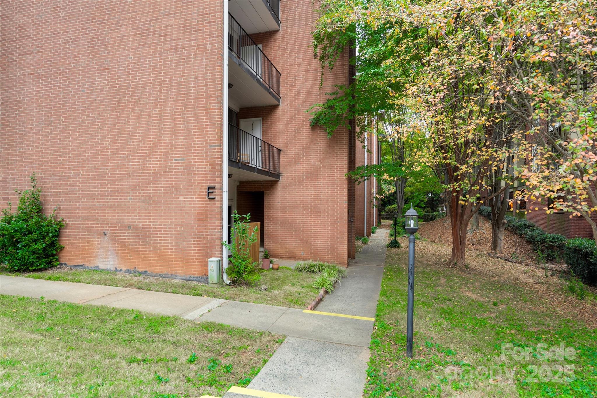 400 Queens Road, Unit E5 Charlotte, NC 28207 - Photo 27 of 33 Gallery Image 27