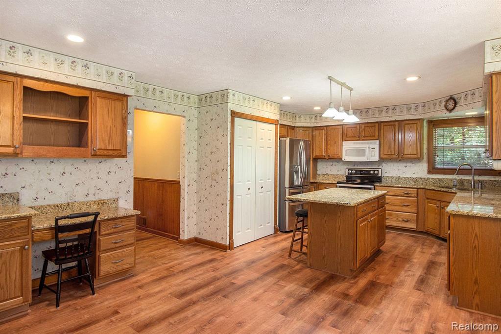 1951 Sundance Ridge Howell, MI 48843 - Photo 19 of 39 Gallery Image 19
