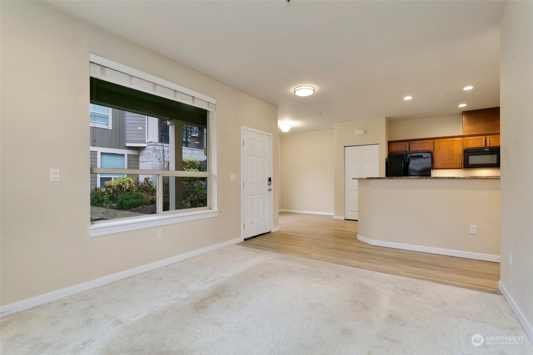 1900 Weaver Road, Unit H101 Snohomish, WA 98290 - Photo 3 of 23 Gallery Image 3