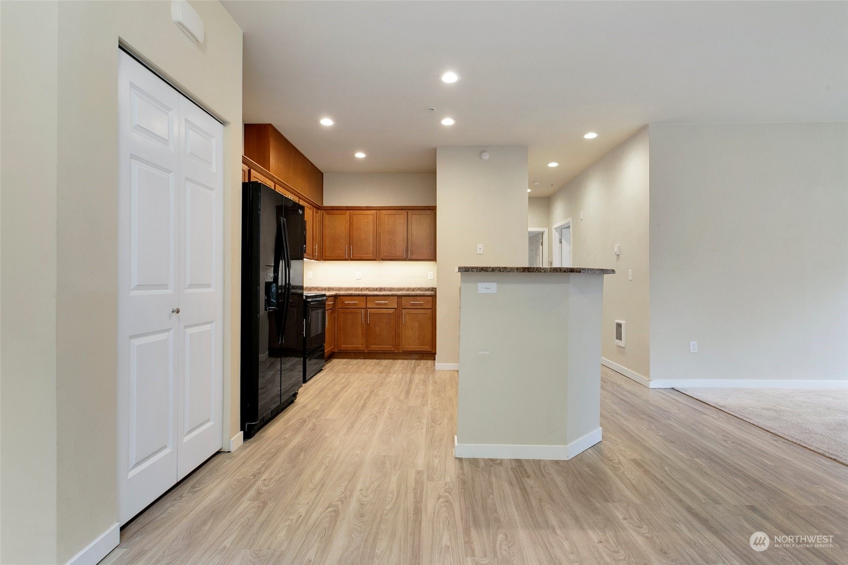1900 Weaver Road, Unit H101 Snohomish, WA 98290 - Photo 5 of 23 Gallery Image 5