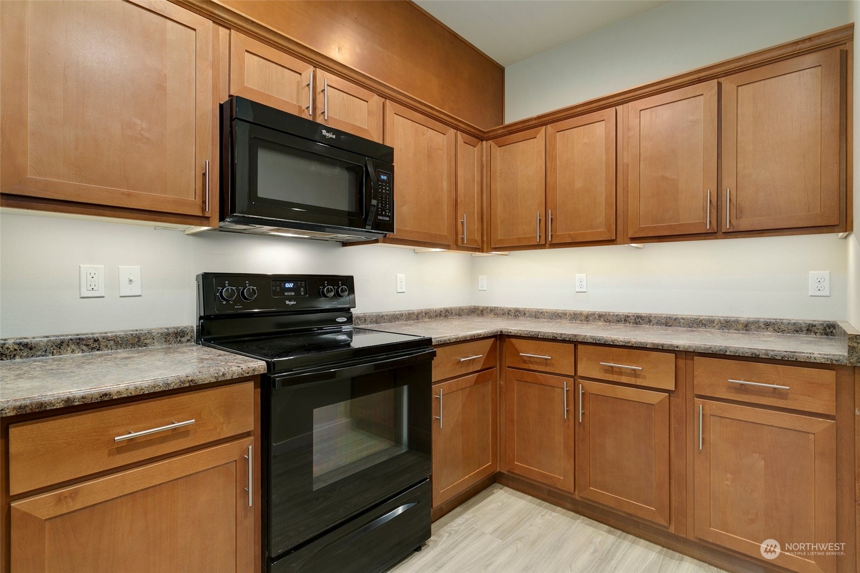 1900 Weaver Road, Unit H101 Snohomish, WA 98290 - Photo 8 of 23 Gallery Image 8