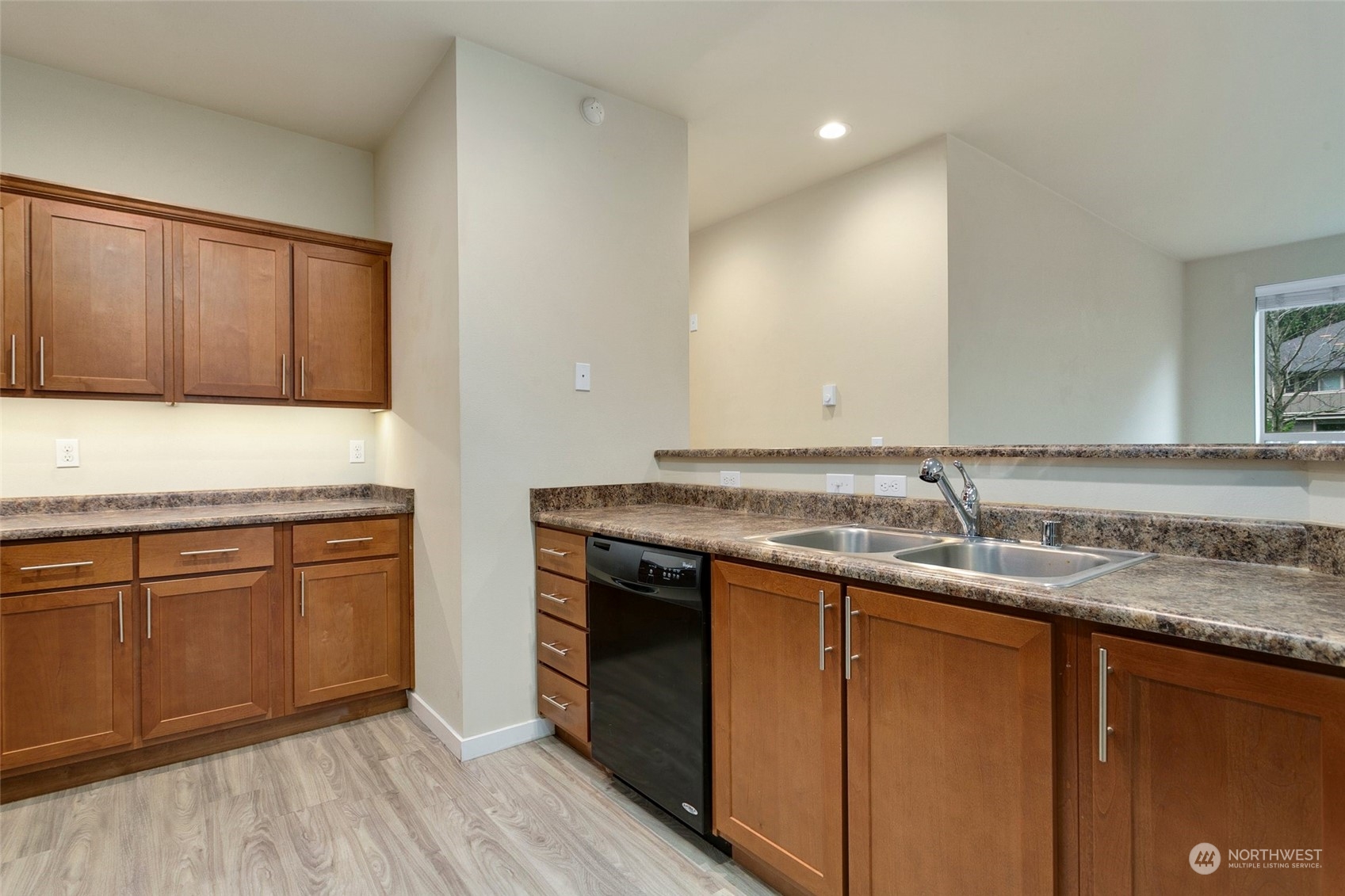 1900 Weaver Road, Unit H101 Snohomish, WA 98290 - Photo 9 of 23 Gallery Image 9
